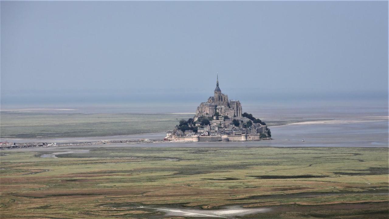 Gites Les 2 Hermines Mont-Dol Exterior photo